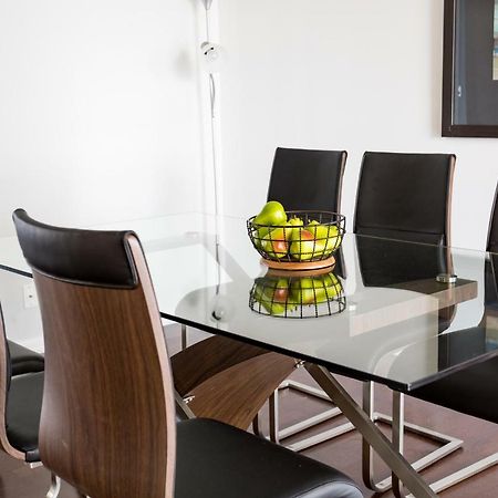 Altitude Suites Bay Street - Holiday Bonus - Free Parking Toronto Exteriör bild