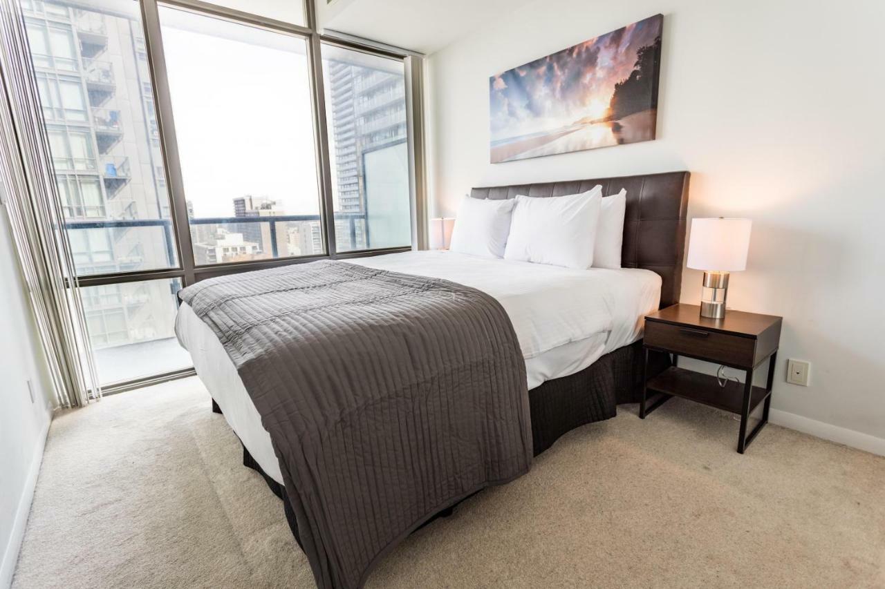 Altitude Suites Bay Street - Holiday Bonus - Free Parking Toronto Exteriör bild