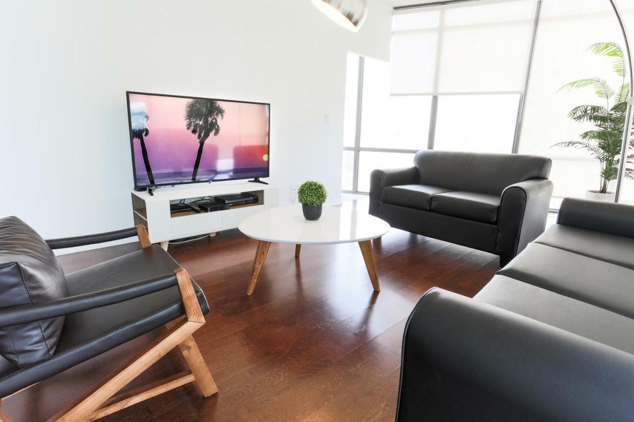 Altitude Suites Bay Street - Holiday Bonus - Free Parking Toronto Exteriör bild