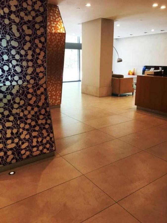Altitude Suites Bay Street - Holiday Bonus - Free Parking Toronto Exteriör bild