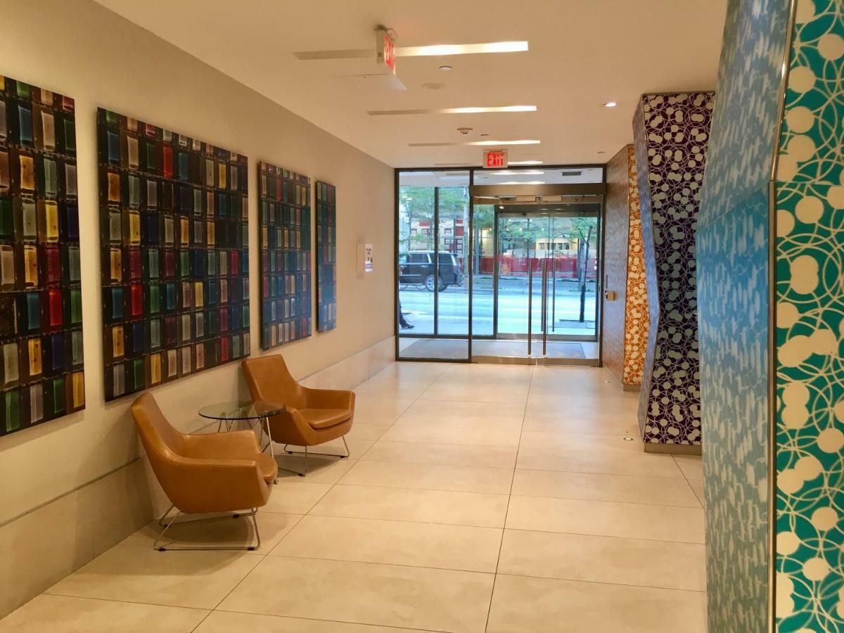 Altitude Suites Bay Street - Holiday Bonus - Free Parking Toronto Exteriör bild
