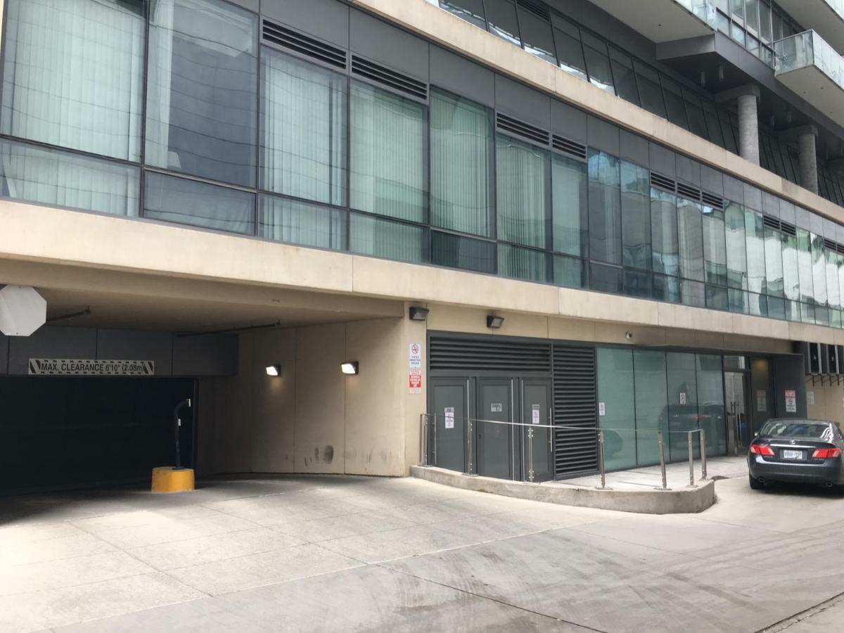 Altitude Suites Bay Street - Holiday Bonus - Free Parking Toronto Exteriör bild